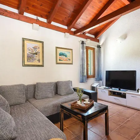 Vikendica House Irena