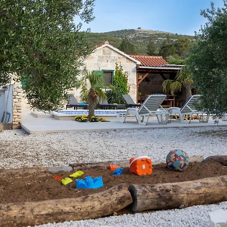 Ferienhaus House Irena *