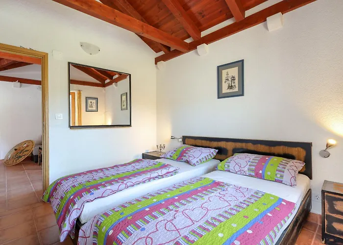 House Irena Nyaraló