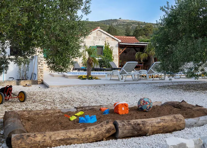 Nyaraló House Irena *