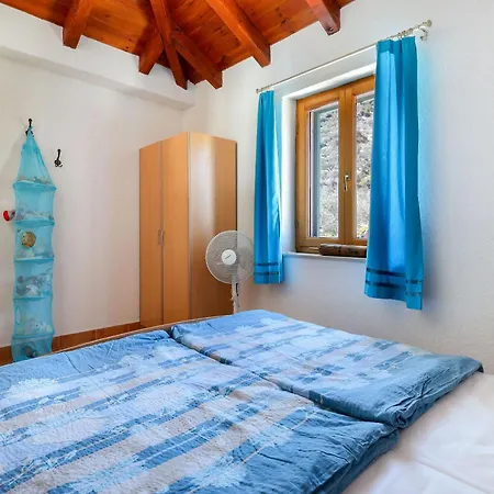 House Irena Semesterbostad Postira